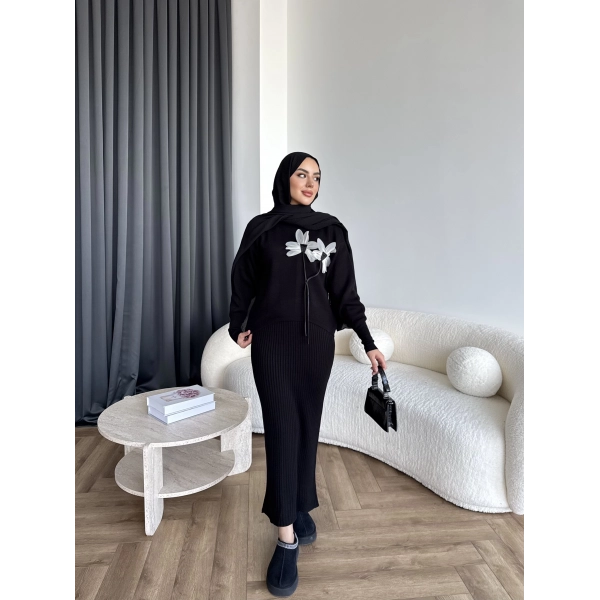 Pls-Çiçek Detay Jile Elbise - Siyah