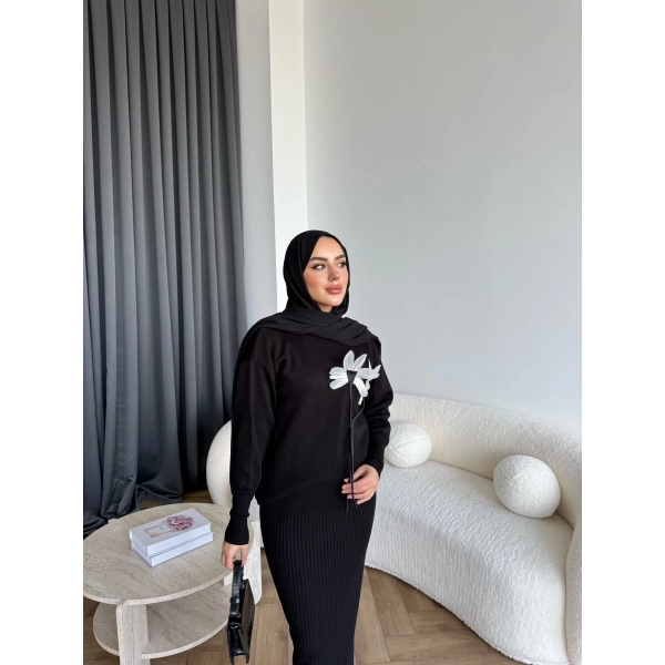 Pls-Çiçek Detay Jile Elbise - Siyah