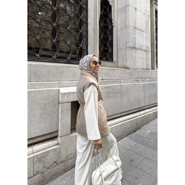 Riva Arka Kısmı Triko Yelek - Bej