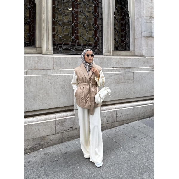 Riva Arka Kısmı Triko Yelek - Bej