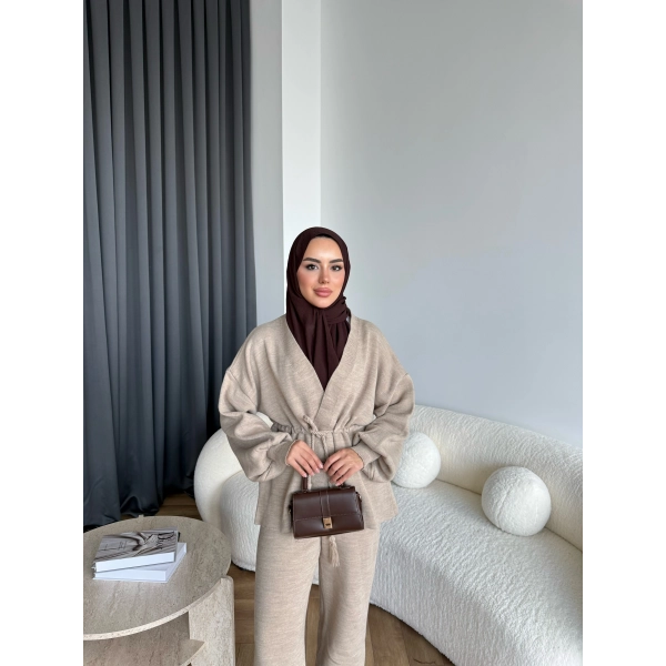 Sursula Ön Bağlamalı Triko Takım - Vizon