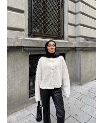 Gold Düğmeli Peluş Hırka - Bej