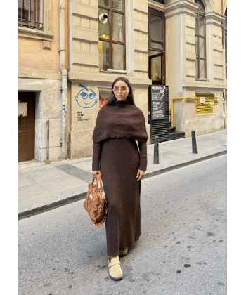 Nes Yaka Triko Elbise - Kahve