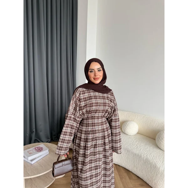 Belden Oturtmalı Kareli Elbise
