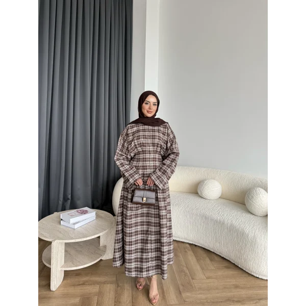 Belden Oturtmalı Kareli Elbise