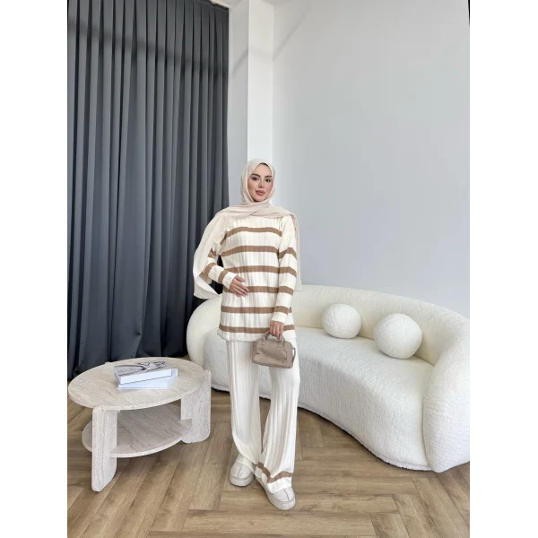 Çizgili Triko Takım - Bej
