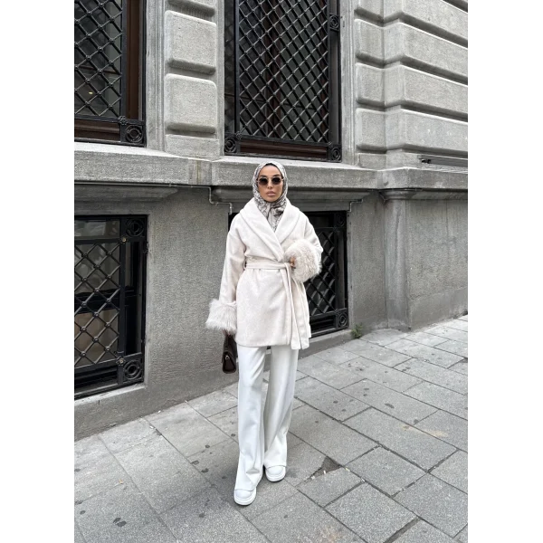 Dinas Kürk Detaylı Kaşe Mont - Bej