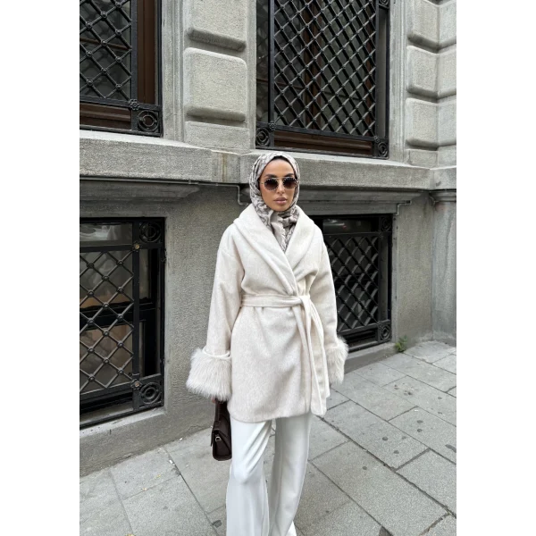 Dinas Kürk Detaylı Kaşe Mont - Bej