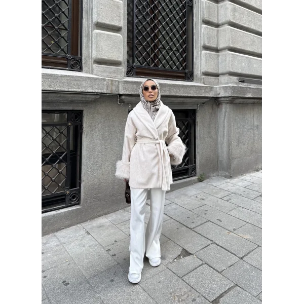 Dinas Kürk Detaylı Kaşe Mont - Bej