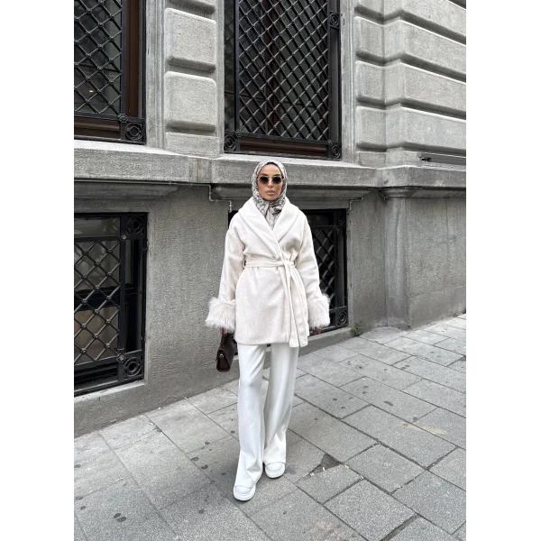 Dinas Kürk Detaylı Kaşe Mont - Bej