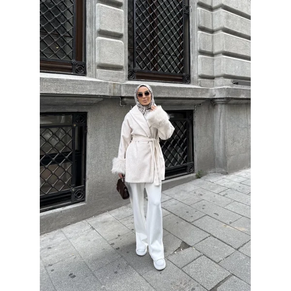 Dinas Kürk Detaylı Kaşe Mont - Bej