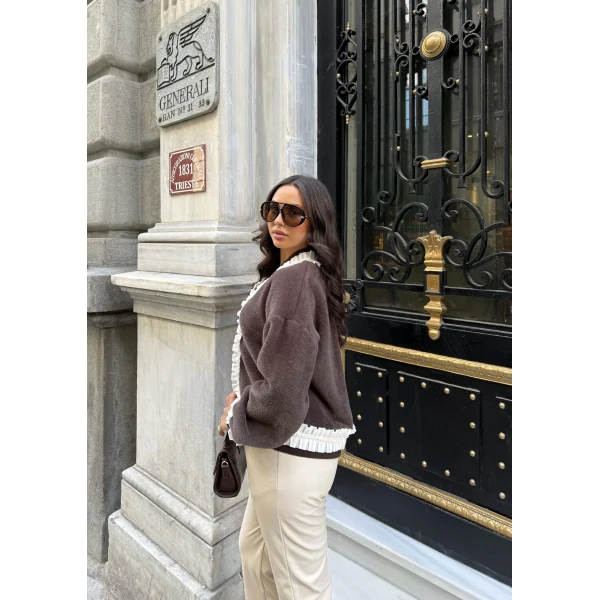 Fırfır Detaylı Peluş Hırka - Kahve