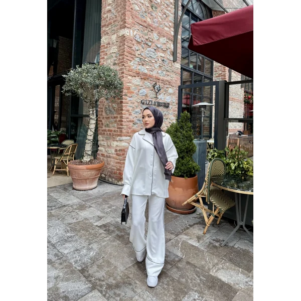 Gold Düğmeli Biyeli Takım - Beyaz