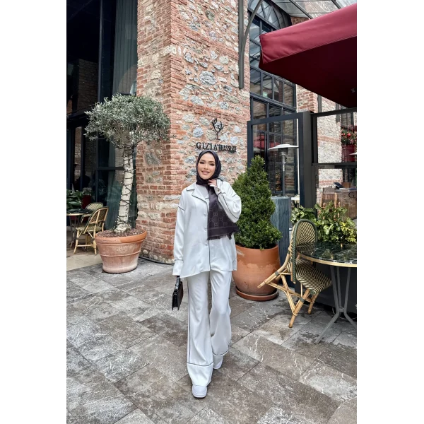 Gold Düğmeli Biyeli Takım - Beyaz