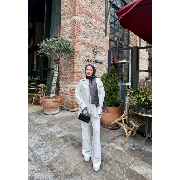 Gold Düğmeli Biyeli Takım - Beyaz