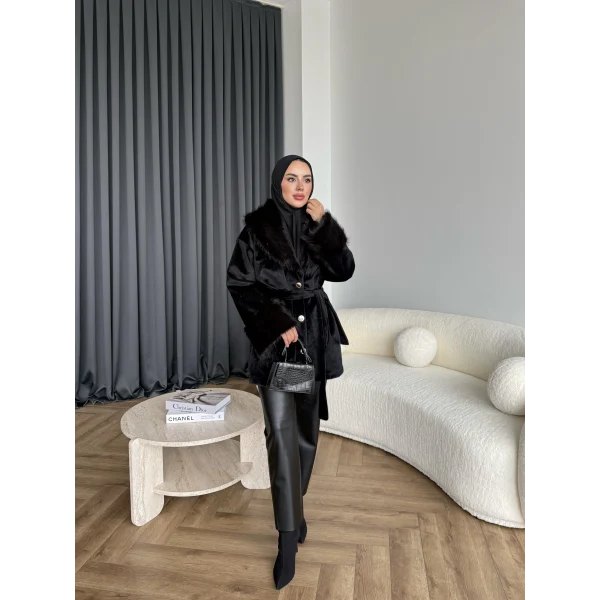 Gold Düğmeli Mont - Siyah