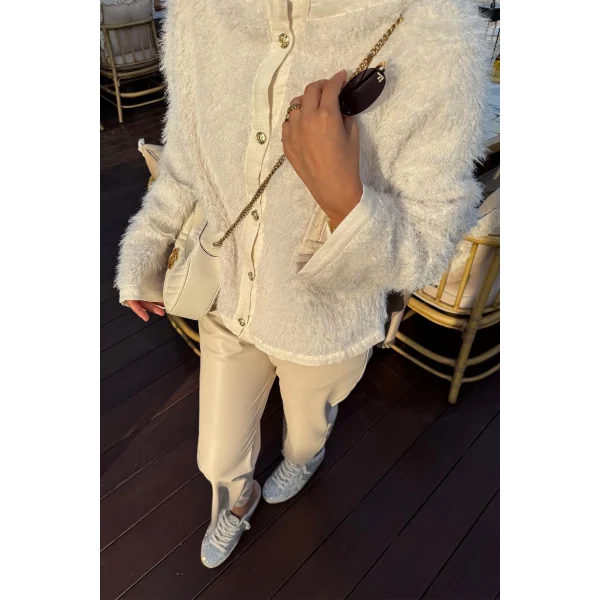 Gold Düğmeli Peluş Hırka - Bej