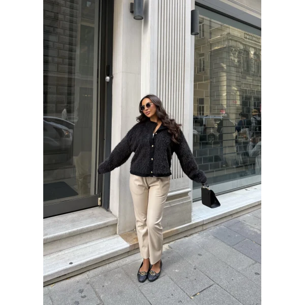 Gold Düğmeli Peluş Hırka - Siyah