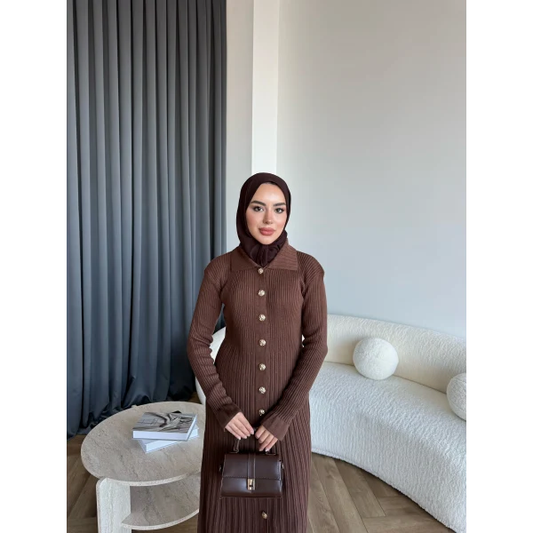 Gold Düğmeli Triko Elbise - Acı Kahve