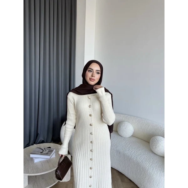 Gold Düğmeli Triko Elbise - Bej