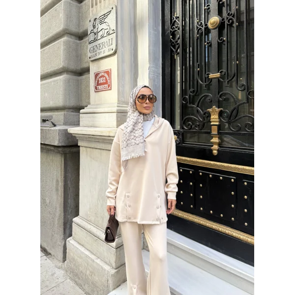 Kamar Düğmeli Takım - Bej