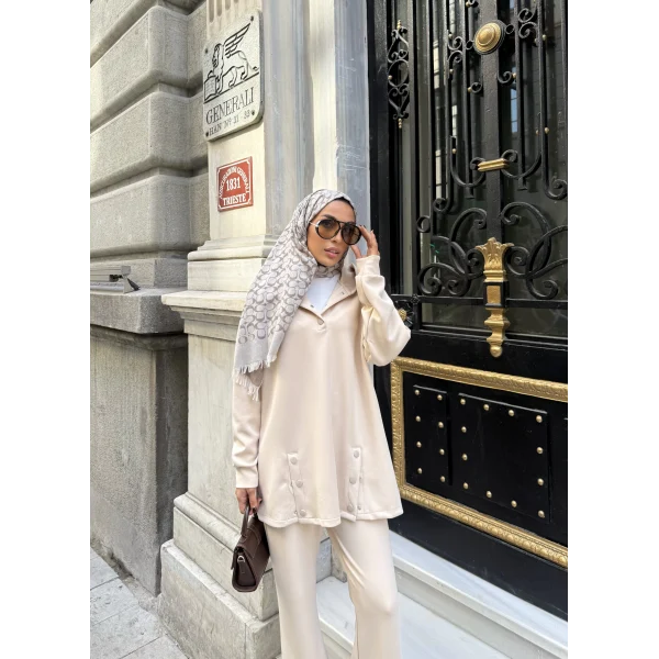 Kamar Düğmeli Takım - Bej