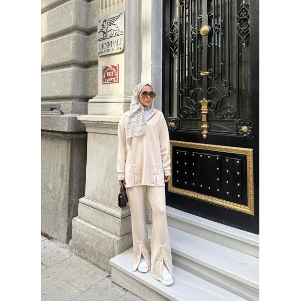 Kamar Düğmeli Takım - Bej