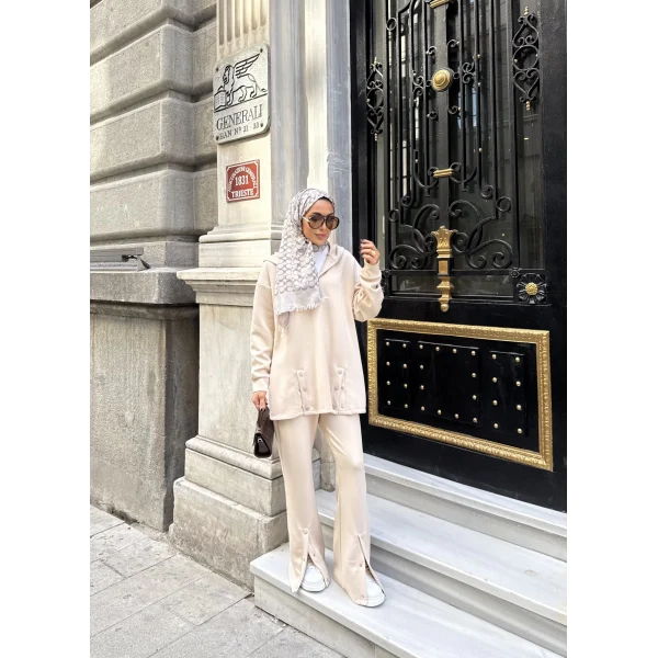 Kamar Düğmeli Takım - Bej