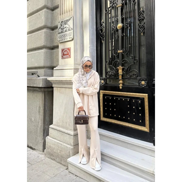 Kamar Düğmeli Takım - Bej