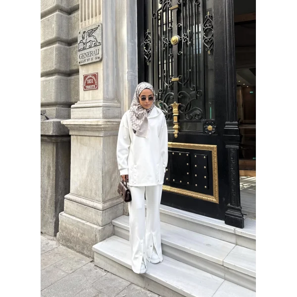 Kamar Düğmeli Takım - Beyaz