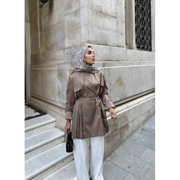 Kolları Büzgülü Sırtı Piliseli Saten Ceket - Kahve