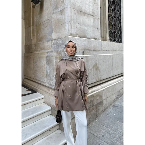 Kolları Büzgülü Sırtı Piliseli Saten Ceket - Kahve