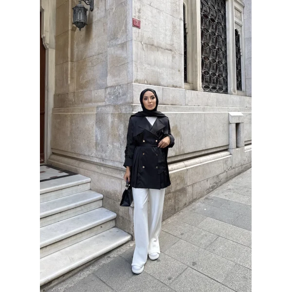 Kolları Büzgülü Sırtı Piliseli Saten Ceket - Siyah