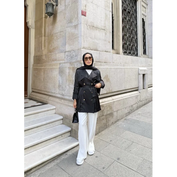 Kolları Büzgülü Sırtı Piliseli Saten Ceket - Siyah