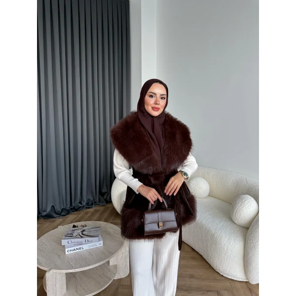 Lakas Yaka Ve Alt Kısmı Kürk Detaylı Yelek - Acı Kahve