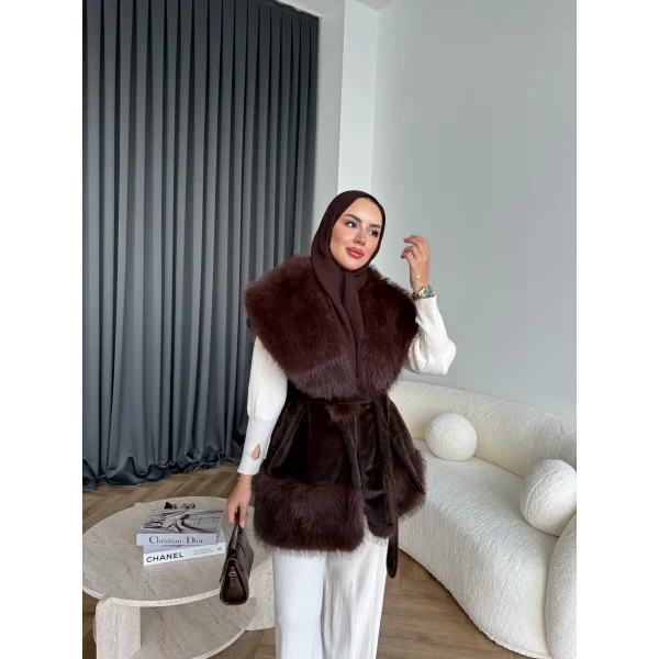 Lakas Yaka Ve Alt Kısmı Kürk Detaylı Yelek - Acı Kahve