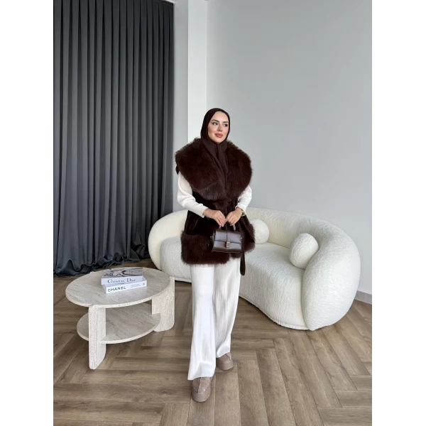 Lakas Yaka Ve Alt Kısmı Kürk Detaylı Yelek - Acı Kahve