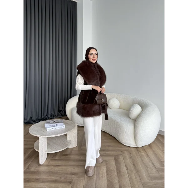 Lakas Yaka Ve Alt Kısmı Kürk Detaylı Yelek - Acı Kahve