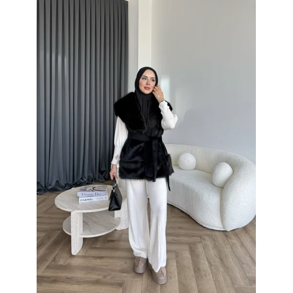 Lakas Yaka Ve Alt Kısmı Kürk Detaylı Yelek - Siyah