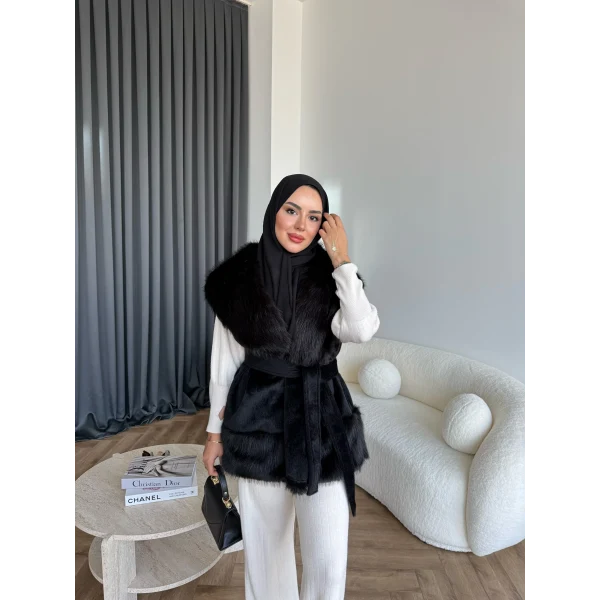 Lakas Yaka Ve Alt Kısmı Kürk Detaylı Yelek - Siyah