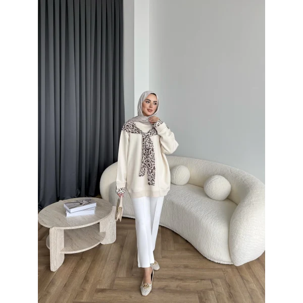 Leopar Fularlı Sweat - Bej