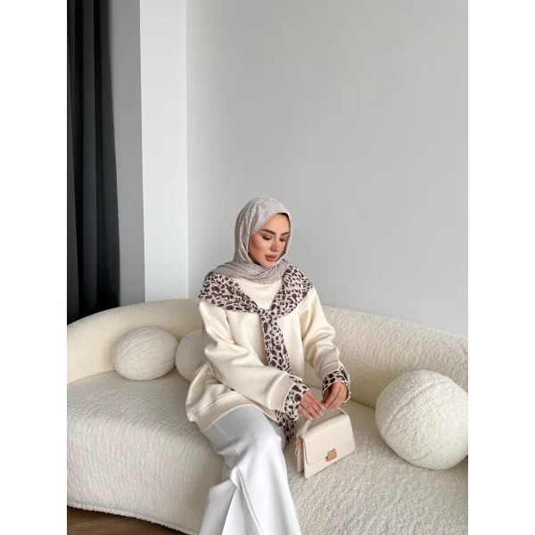 Leopar Fularlı Sweat - Bej