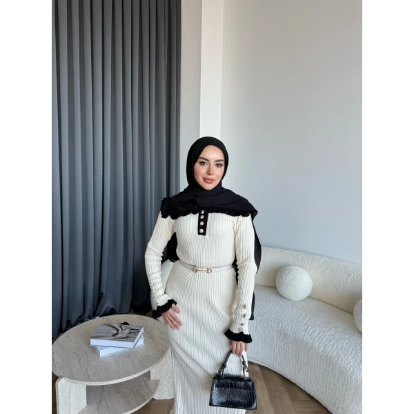 Lizge Yaka Detaylı Triko Elbise - Bej