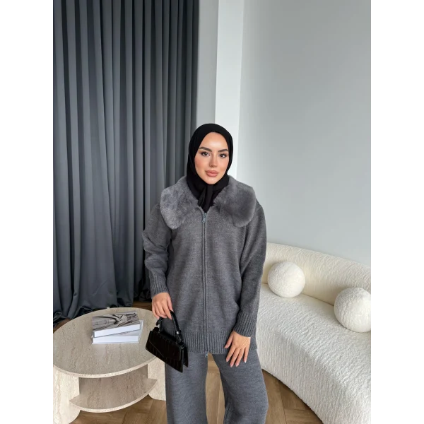 Monica Yakası Kürk Detaylı Takım - Gri