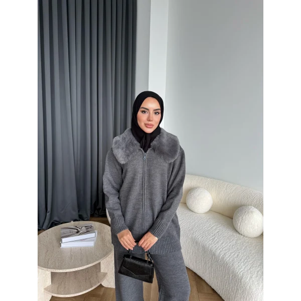 Monica Yakası Kürk Detaylı Takım - Gri