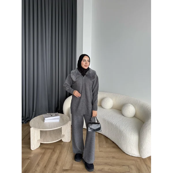 Monica Yakası Kürk Detaylı Takım - Gri