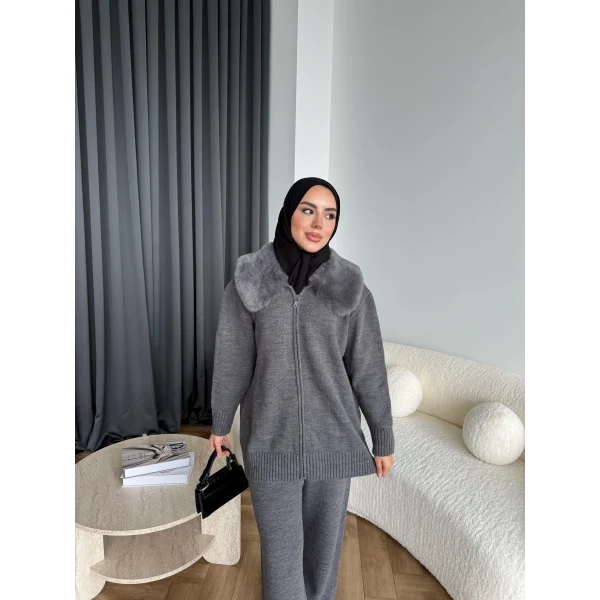 Monica Yakası Kürk Detaylı Takım - Gri