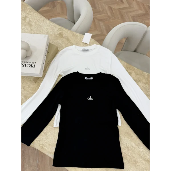 Muadil Ön Yazılı A Parmak Geçmeli Body - Beyaz