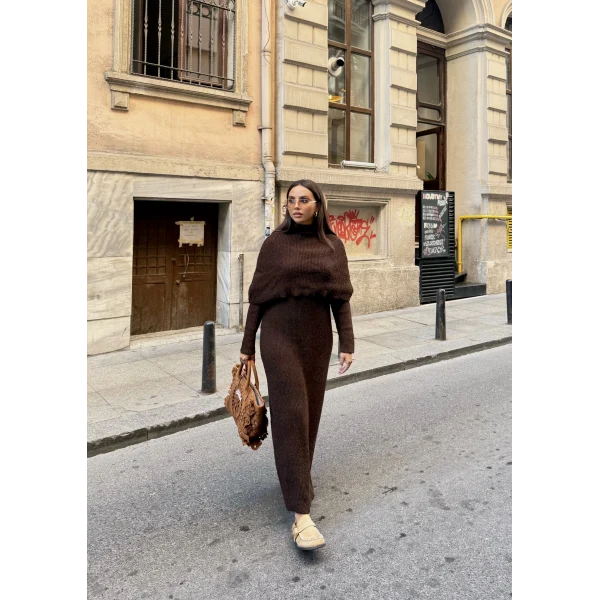 Nes Yaka Triko Elbise - Kahve