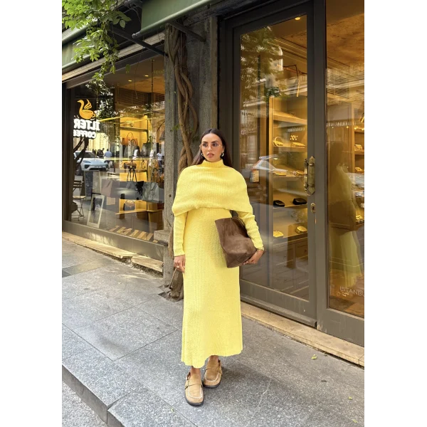 Nes Yaka Triko Elbise - Sarı